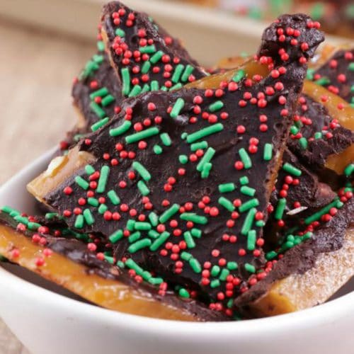 Christmas Toffee – BEST Chocolate Toffee Recipe – {Easy} Holiday Idea – Party Food – Desserts – Snacks