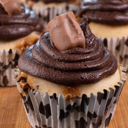 Easy Cupcakes – Best Frosted Twix Candy Cupcake Recipe – Desserts – Snacks – Kids Party Food