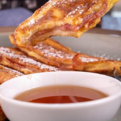 Best French Toast – Homemade Bacon Stuffed French Toast Sticks Recipe – {Easy} Breakfast – Snacks – Desserts – Party Food – Quick – Simple