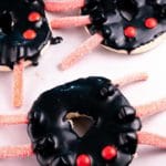 Halloween Spider Bagels – Best Halloween Food Recipe – {Easy} Breakfast – Snacks – Party Food – Quick – Simple