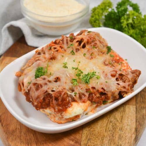 Garlic Bread Lasagna Casserole - Easy Budget Meal Recipe - Dinner - Lunch - Party Food